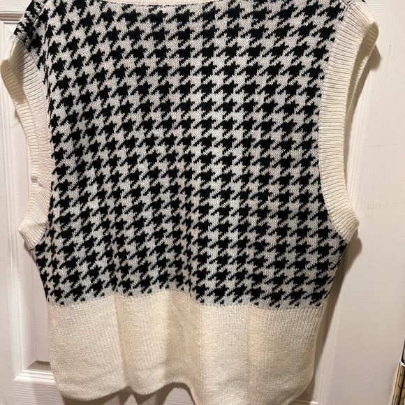 NWT Cable-knit Sweater Vest w OS Houndstooth Check print. Large - Picture 5 of 5